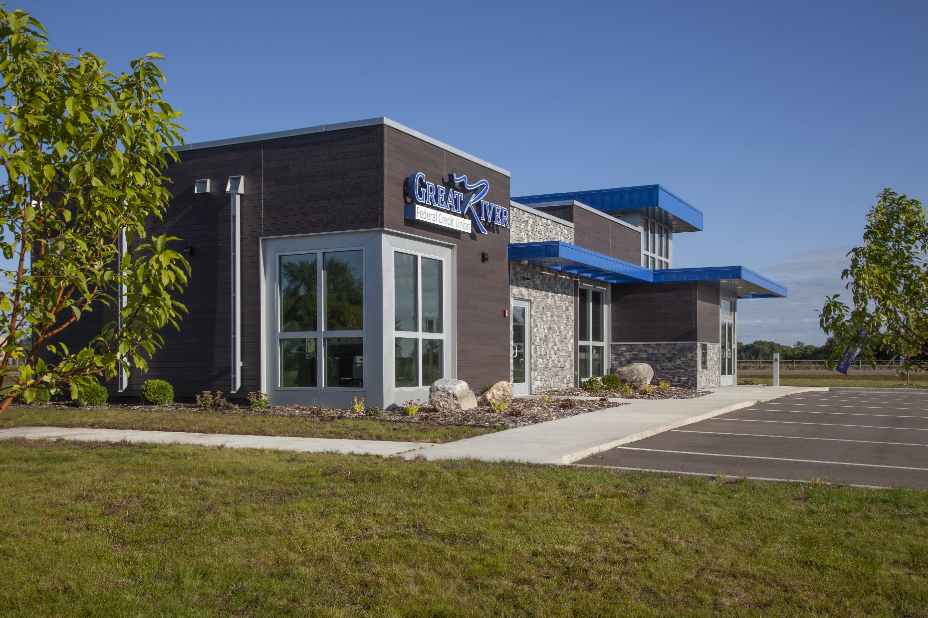 build a credit union building in the Twin Cities